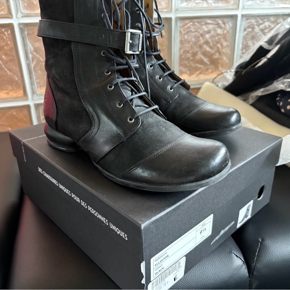 John Fluevog Elliston Black Fellowship Buckle Boots - Picture 5 of 7